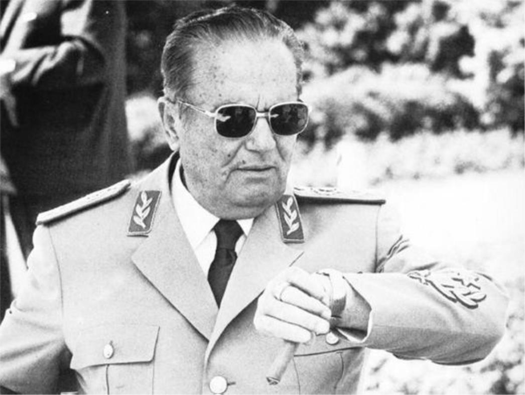 Geni kameni - Titov unuk osniva Komunističku partiju