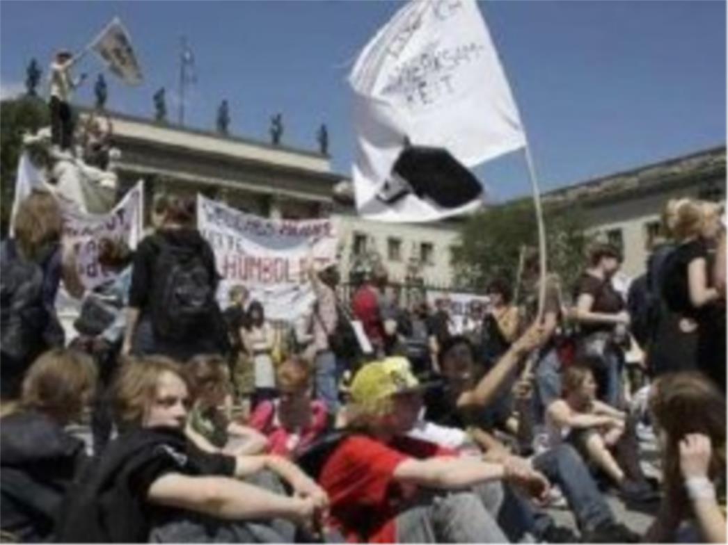 Bauk studentske 68' lebdi nad Europom
