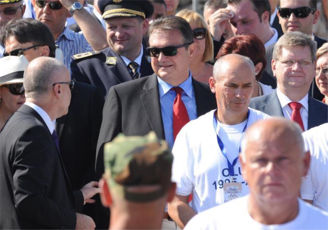DAN POBJEDE I DOMOVINSKE ZAHVALNOSTI: Državni vrh u Kninu položio vijence (FOTOGALERIJA) 