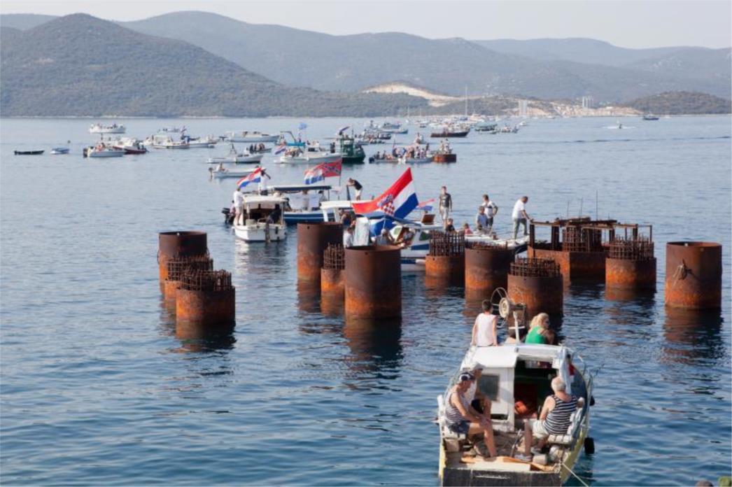   Simbolično spojili sjever i jug: 500 lađa premostilo Neretvanski kanal (FOTO)