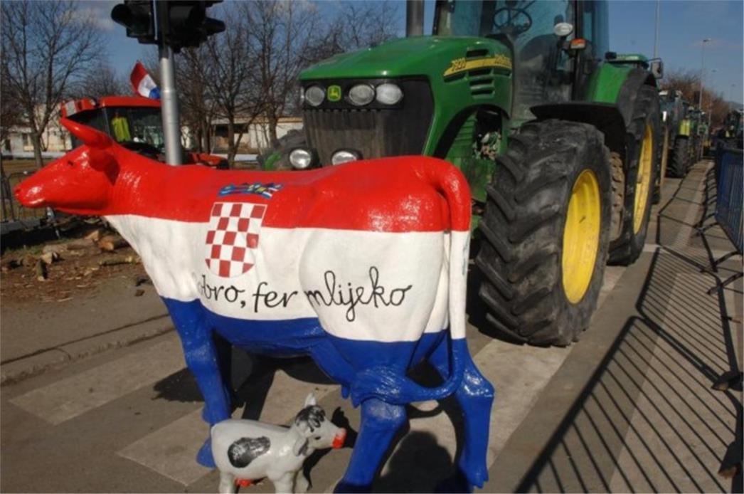 Mljekari sutra obustavljaju isporuku mlijeka