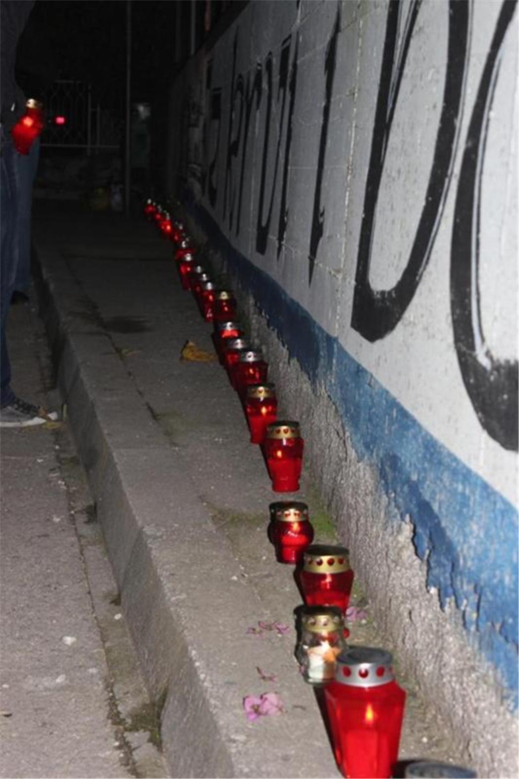 Torcida odala počast Vukovaru (FOTO)