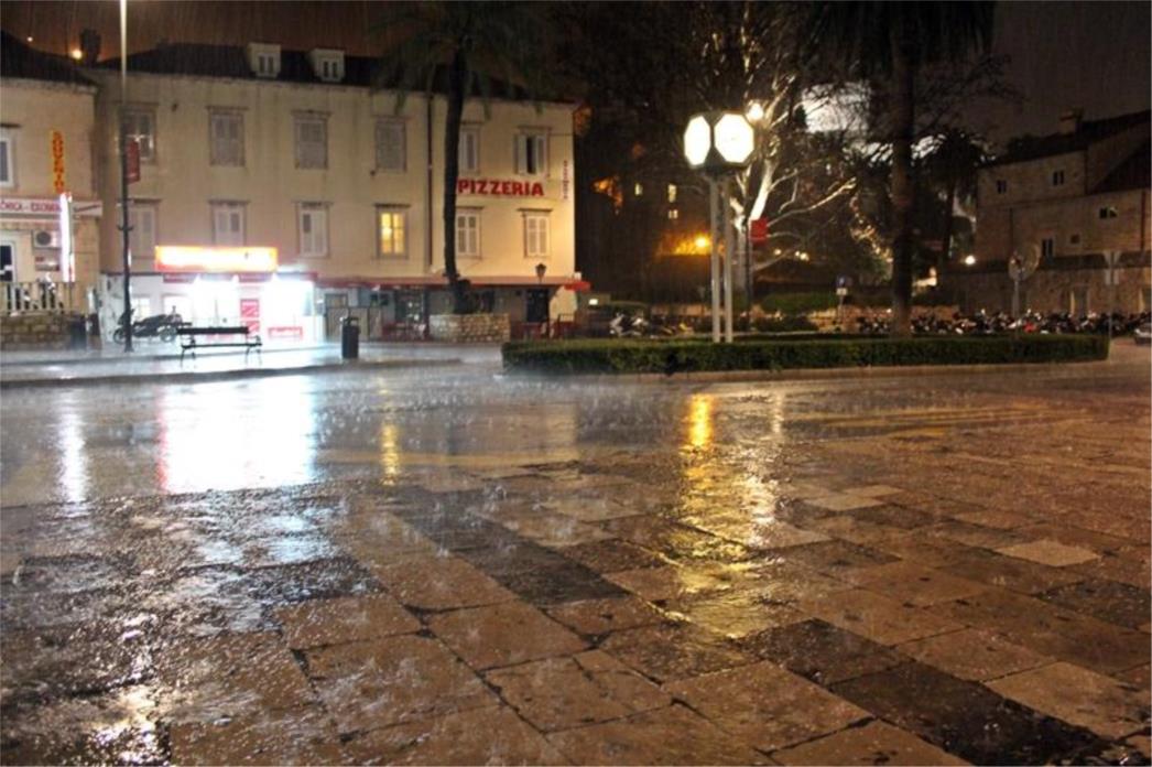 KIŠA, TUČA, GRMLJAVINA: Je li vam dosadio 'Emerik'? (FOTO/VIDEO)