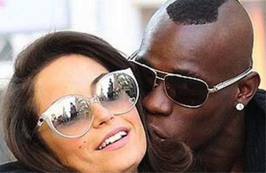 Mario Balotelli i Raffaella Fico dali djetetu ime Pero i podržali Vićana na izborima 