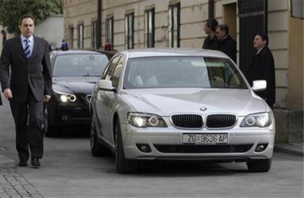  Odluku o kupnji BMW-a donio je HDZ, a potpisao Jarnjak!