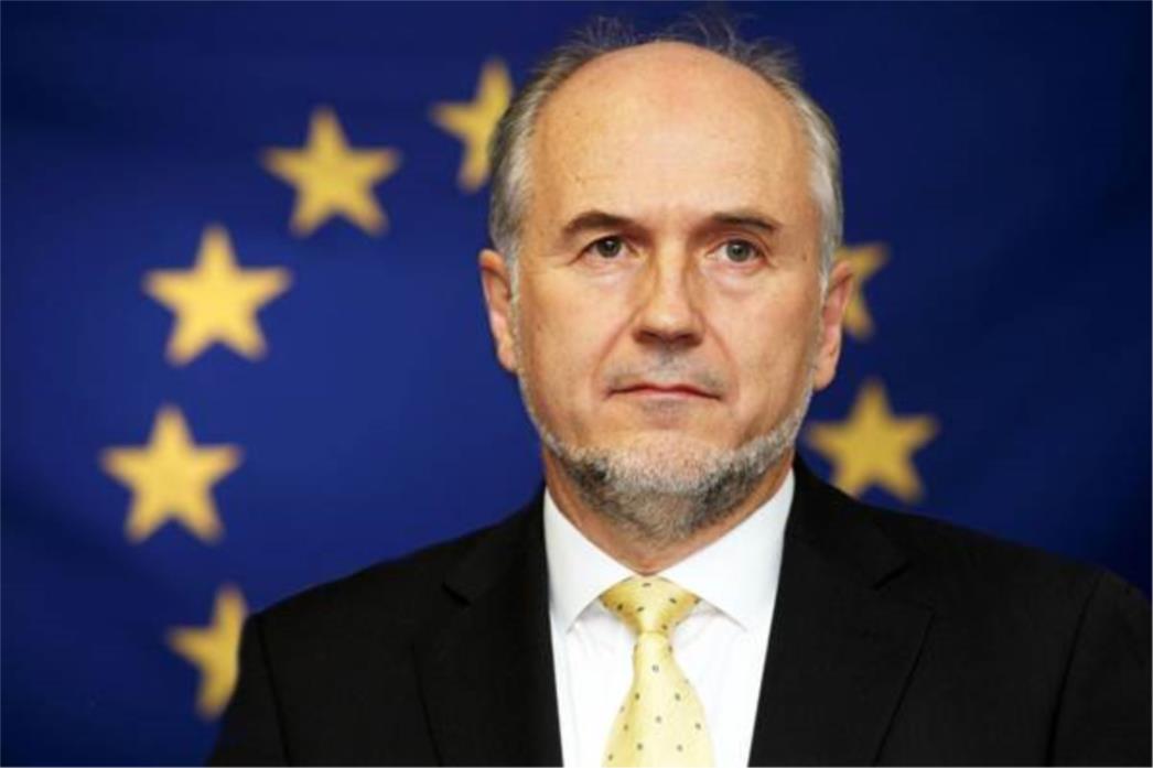 Inzko prijeti sankcijama, ukoliko se netko ogluši na obustavu Zakona o državnoj imovini u RS
