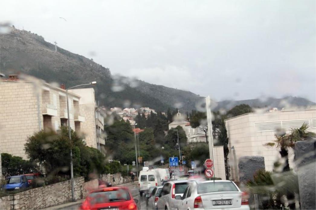 PROMETNI KOLAPS U DUBROVNIKU: Do kada ovako? (FOTOGALERIJA)