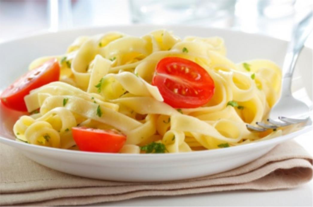  RECEPT DANA - Široki rezanci s bademima, orasima, rajčicom i rikolom