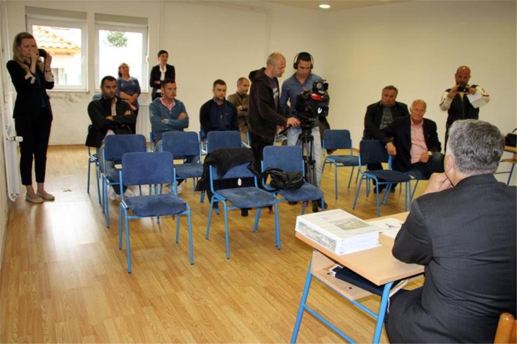 'GORNJA SELA' Gradonačelnik Vlahušić održao pozdravni govor samome sebi, te optužio Primorce kako su - glupi!
