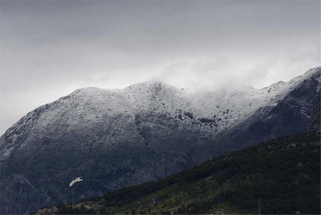 Zima se vratila u Dalmaciju: Na Biokovu palo pola metra snijega! (VIDEO)