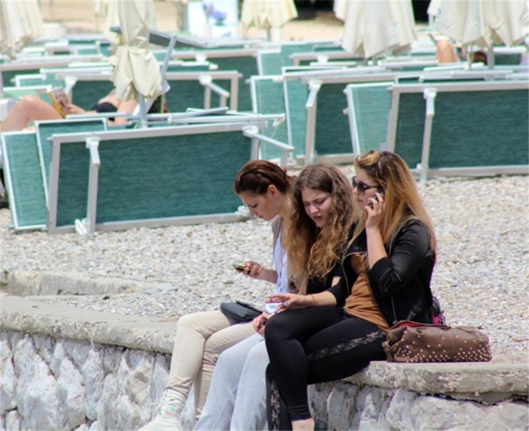 NAJUPORNIJI NE ODUSTAJU: Ako ih tko traži oni su na  plaži (FOTOGALERIJA)