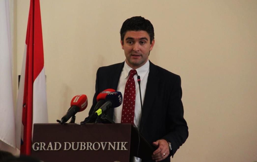 MATO FRANKOVIĆ:    'Pustite policiju stručnjacima i osigurajte im neovisan rad!'