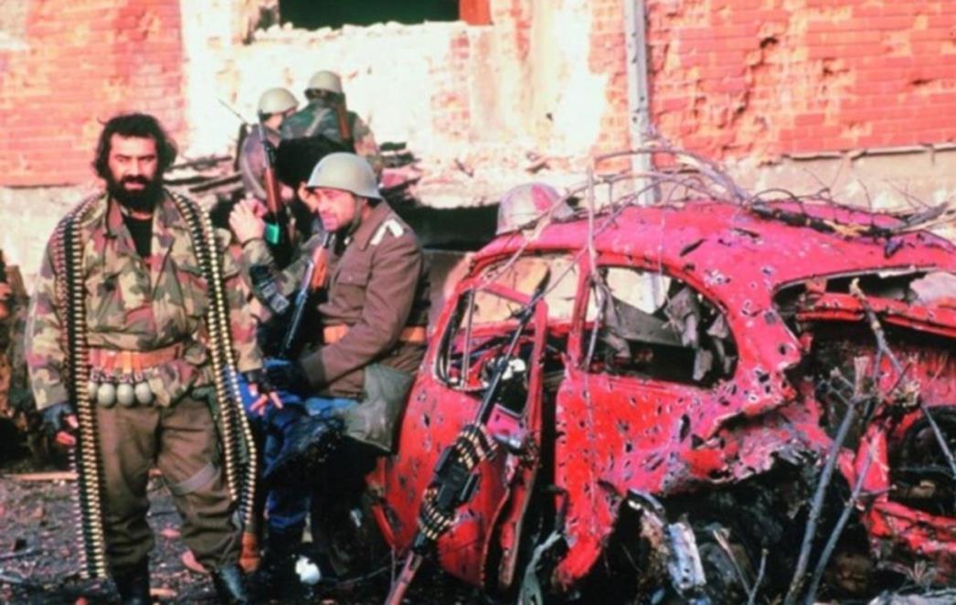 Rat pismima ili VUKOVAR protiv  BYKOBAPA