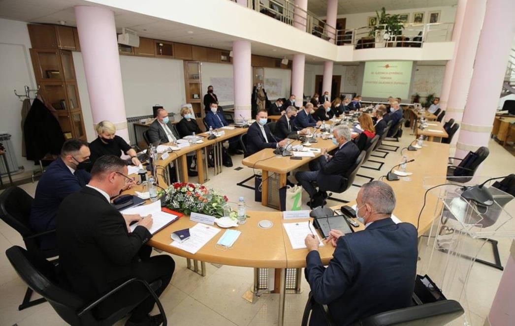 Župani u Slavonskom Brodu o aktualnostima u obrazovanju, zdravstvu i javnom prijevozu