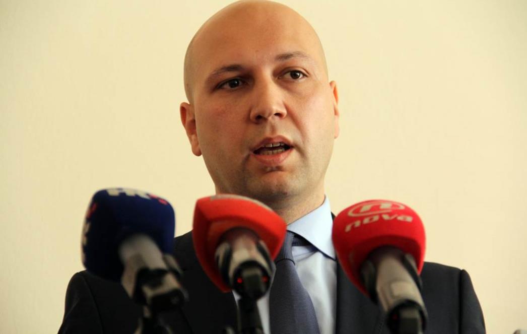 AFERE SE GOMILAJU, MILANOVIĆ GA ŠTITI: Pročitajte sve pikanterije iz Zmajlovićeva 'dosjea'