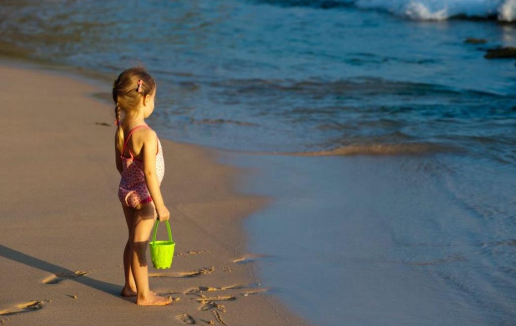 Dječji  strah od mora: Ne silite ih na ulazak u vodu ako se boje 