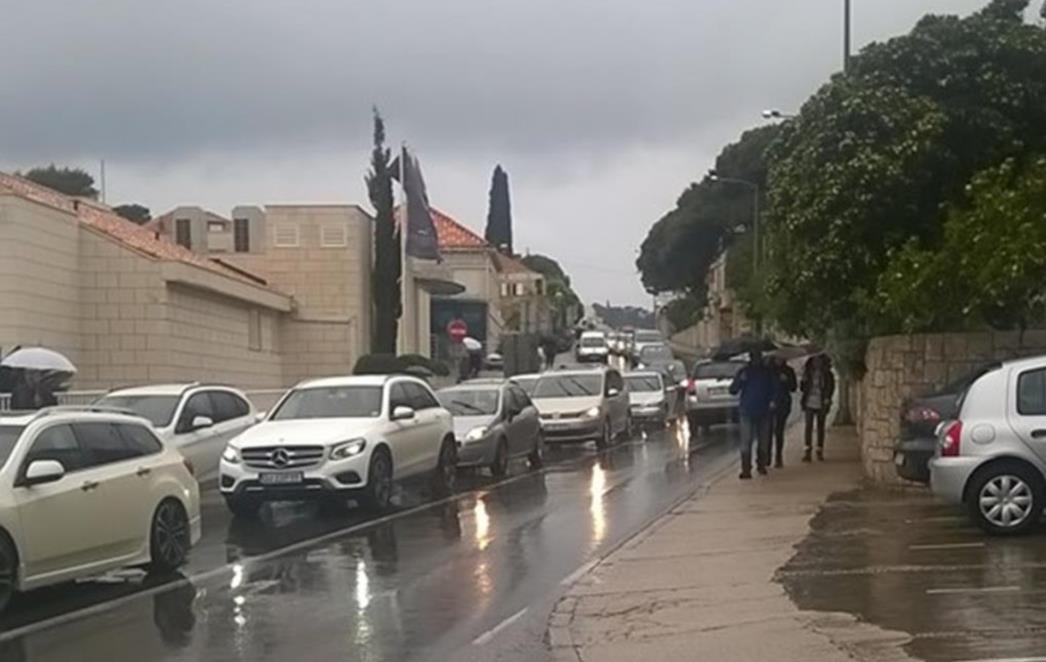 VOZAČI, NAORUŽAJTE SE STRPLJENJEM:   Ogromne   gužve   na gradskim cestama zbog   polumaratona