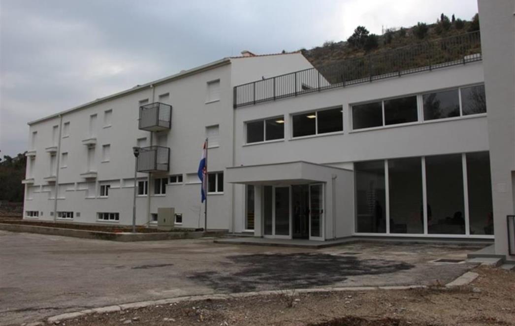DVIJE GODINE NE SMIJU UĆI U RH Albanci ilegalno makadamom ušli u županiju