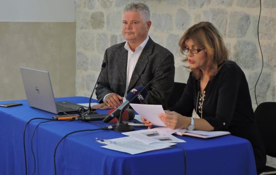 ODLUKA VAŽNA ZA DUBROVAČKE UGOSTITELJE: Ukoliko  na Stradunu niste otvoreni tijekom cijele zime,  ostajete bez stolova i stolica!