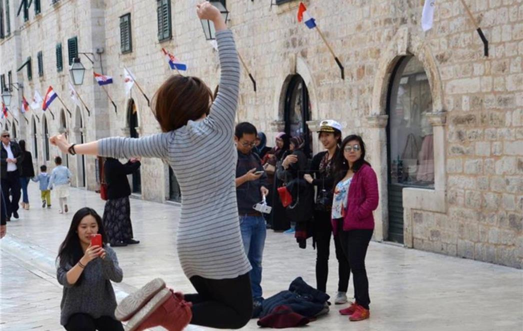 Evo koliko je stranih  turista prošle godine  došlo u Hrvatsku preko domaćih    putničkih         agencija