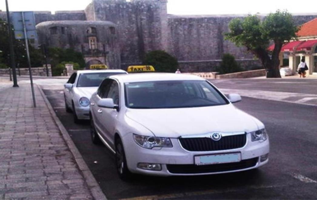 Udruženje obrtnika autotaksi prijevoznika  Dubrovnik jedino zastupa i predstavlja interese obrtnika