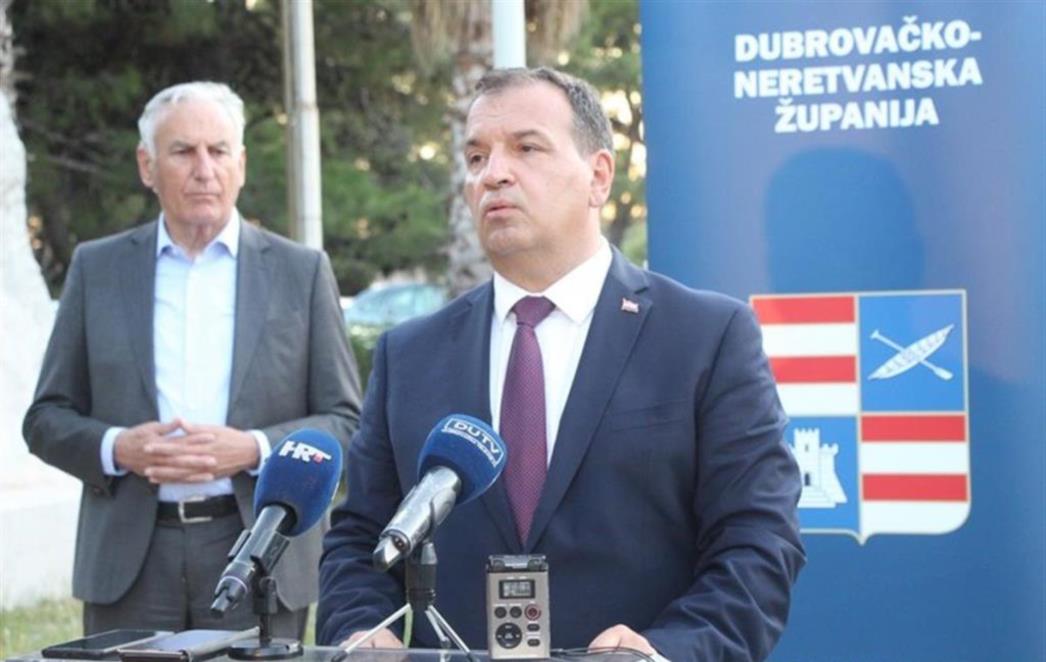 'OVO JE VELIKI DAN ZA BOLNICU!' Stigao najmoderniji ultrazvuk, nazočio i Beroš (FOTO)