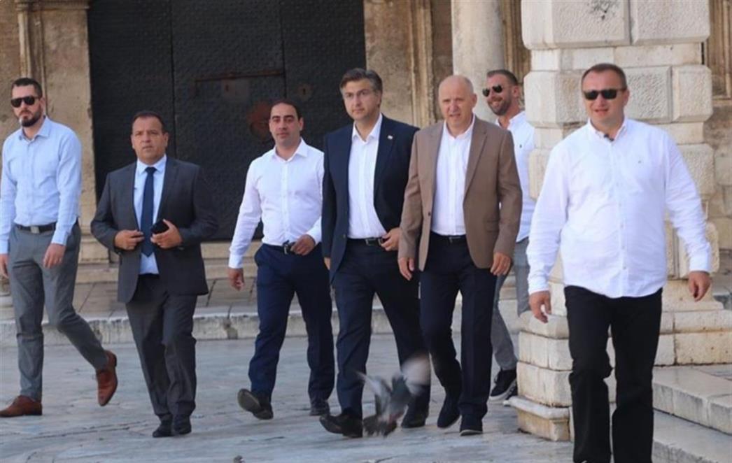 PLENKOVIĆ U GRADU HDZ-ovi kandidati za X. izbornu jedinicu popili kavu na Stradunu (FOTO)