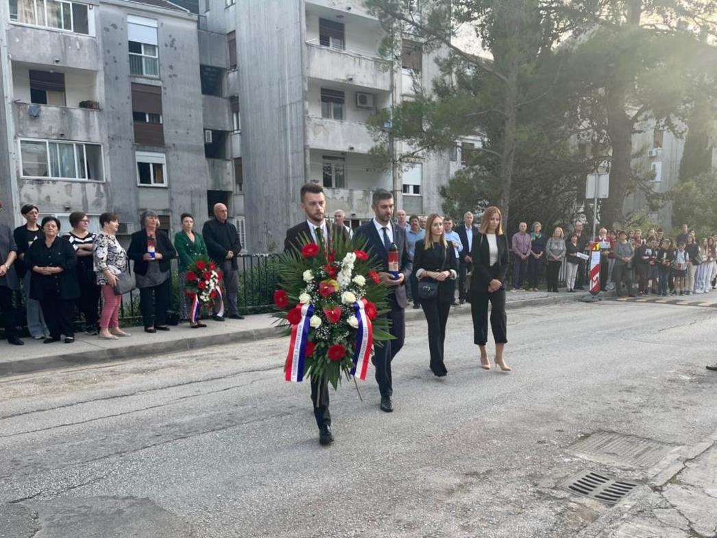 Položeni vijenci na 31. obljetnicu pogibije devetero mladih u Mokošici