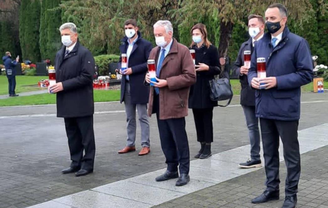 Župan Dobroslavić i zamjenica Marević u Vukovaru položili vijenac i zapalili u spomen na žrtve Domovinskog rata