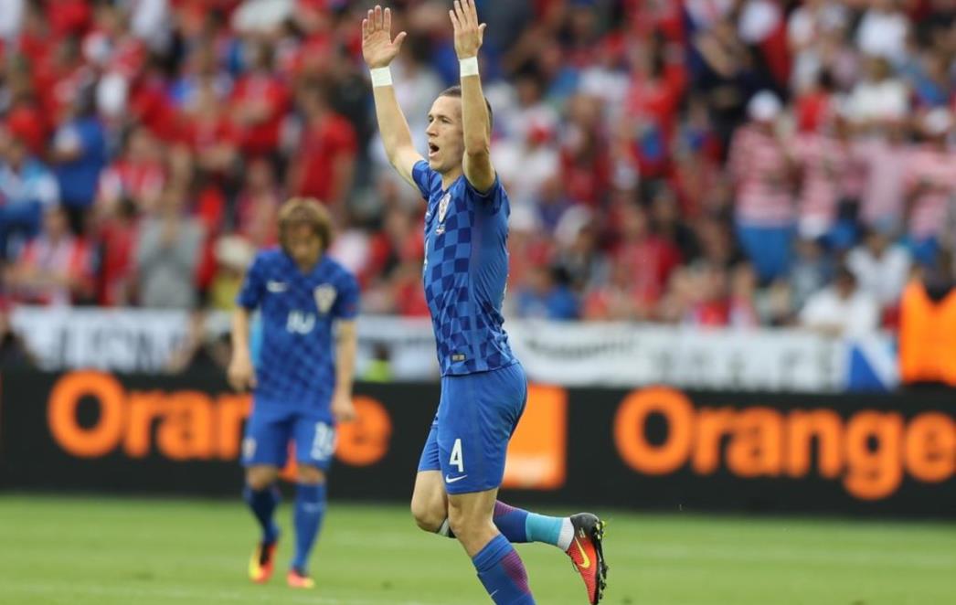 NAVIJAČI SADA SLAVE ODLUKU IVANA PERIŠIĆA Vatreni as nakon maestralnog hat-tricka otkrio zašto je odbio transfer u Manchester United