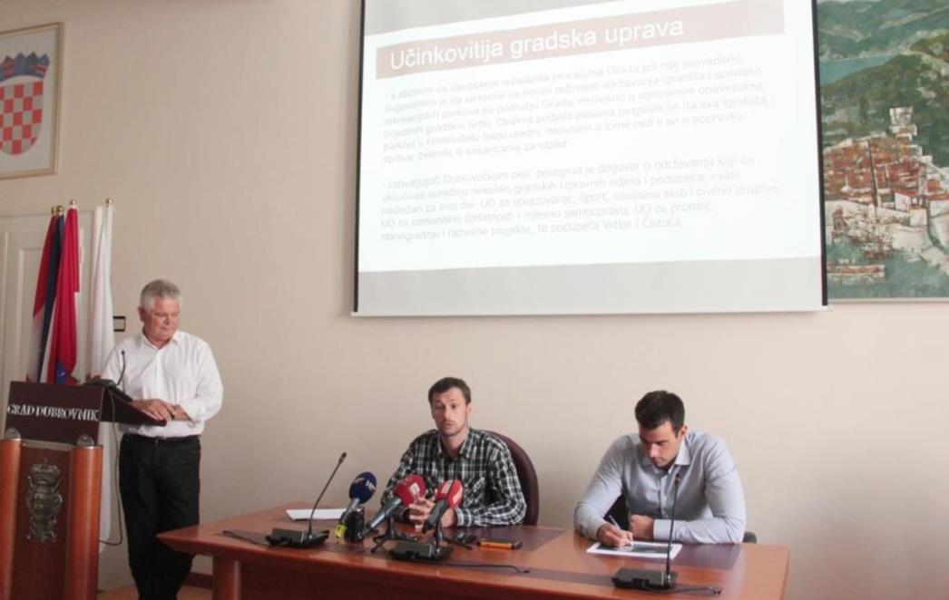 Vlahušić i Raguž  predstavili mjesec  dana   Dubrovačkog oka: Par mangupa ne može opetovano narušavati sliku grada