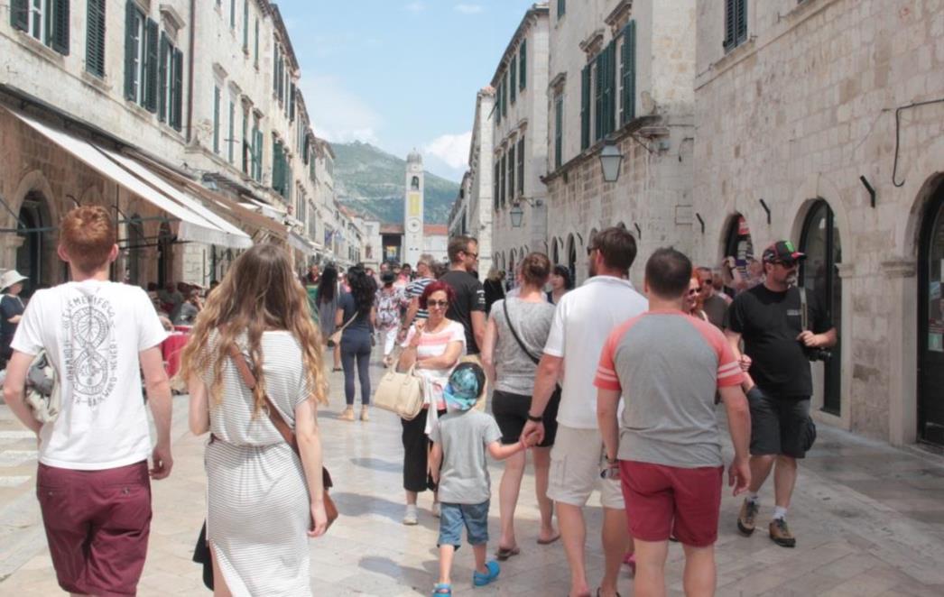 OBARAJU SE TURISTIČKI REKORDI Špica sezone još traje, a ovo  su najposjećenije lokacije na Jadranu