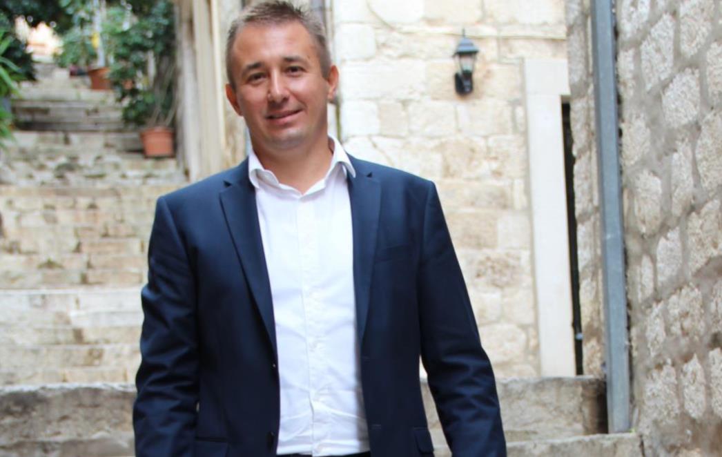 Modni osvrt na odijevanje poznatih Dubrovčana- Maro Kristić