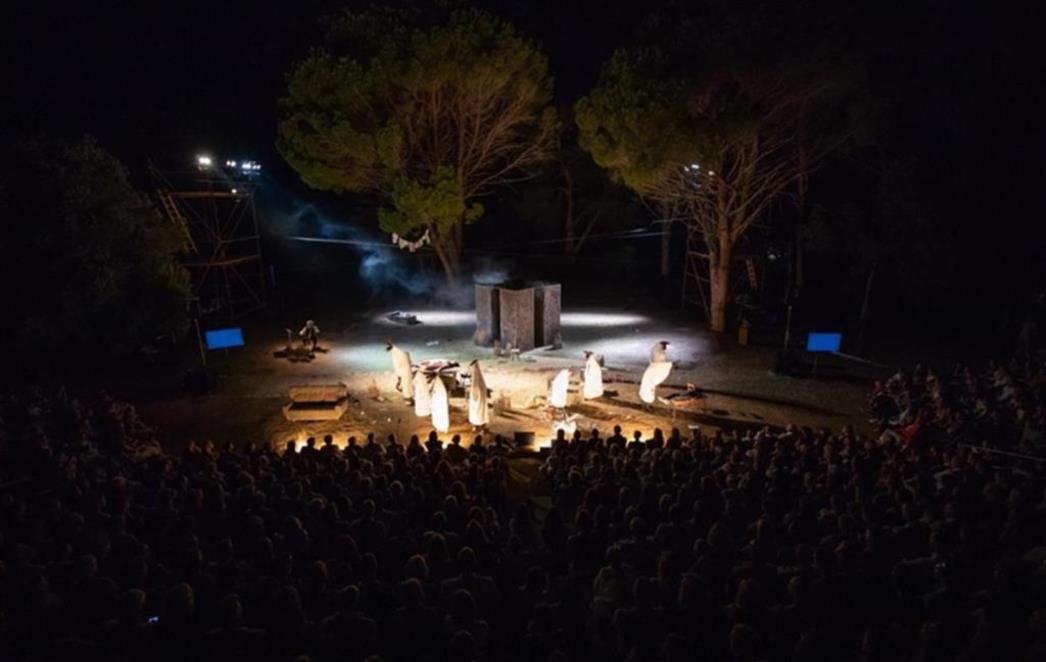 Črna mati zemla ganula festivalsku publiku   na   Lokrumu