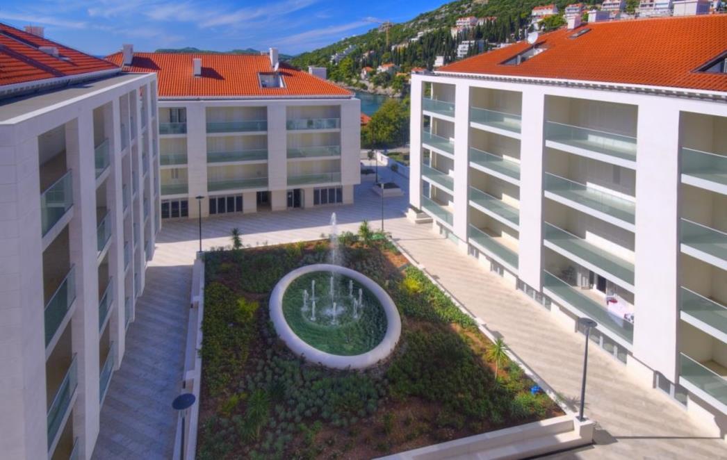 TRAGEDIJA U DUBROVNIKU: Pala s balkona apartmana u LAPADSKIM DVORIMA