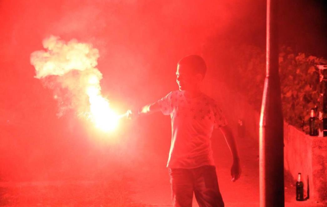 OTKRIVENA  TAJNA KOJA  GODINAMA IZLUĐUJE ZAŠTITARE I POLICIJU Pogledajte kako Torcida unosi baklje  na stadion!