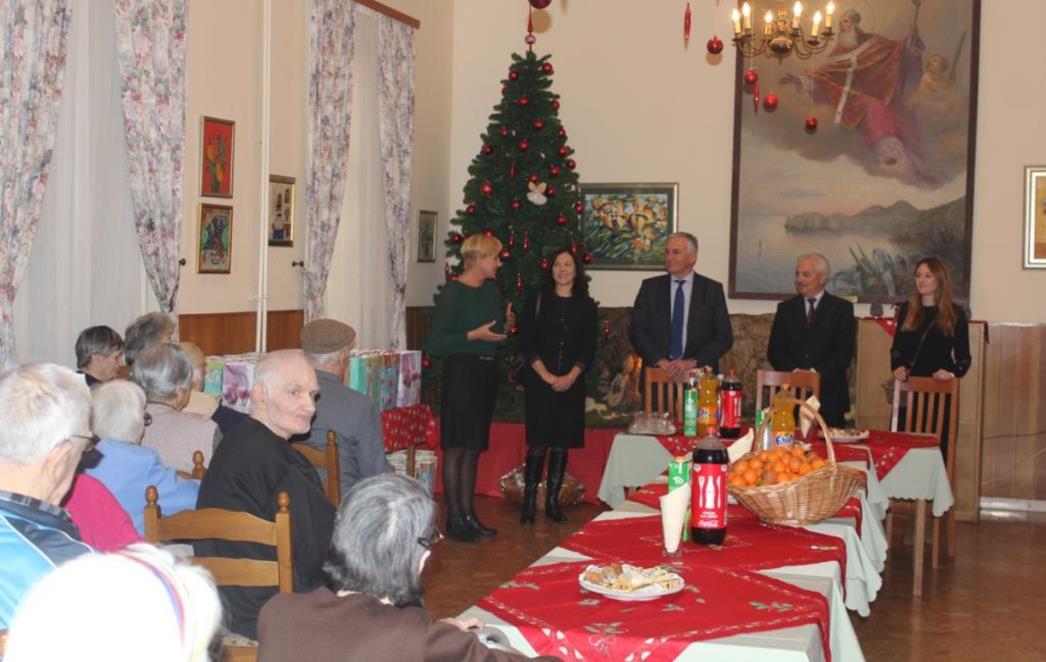 Župan i predsjednik Skupštine u blagdanskom obilasku domova