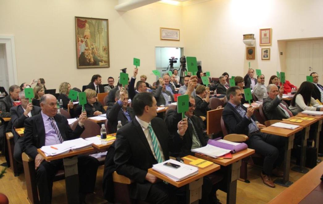 SJEDNICA GRADSKOG VIJEĆA! Usvojen proračun za 2016. godinu, raspravljalo se i o izvješću o arbitraži Javne garaže!