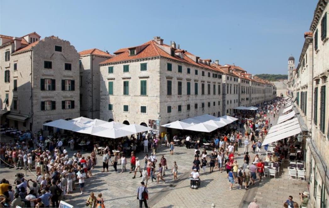 PRIPREME ZA TURISTIČKU SEZONU: Evo za  koliko je smanjen  broj nezaposlenih u ožujku