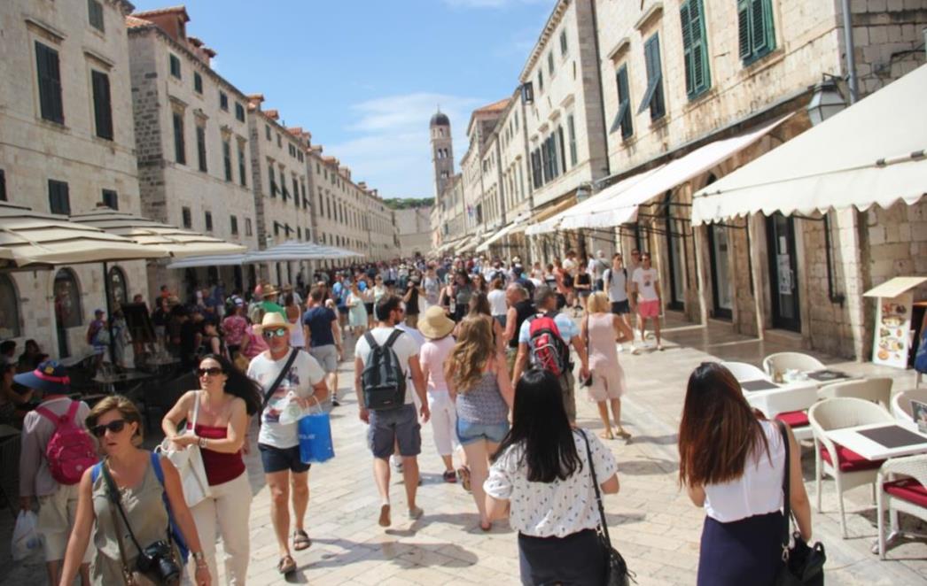 I  ovaj  ponedjeljak  bit  će  u  znaku  sunca i  vrućina
