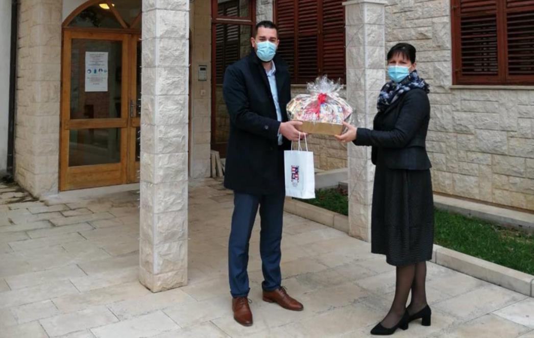 Zamjenik Cebalo posjetio domove na otoku Korčuli