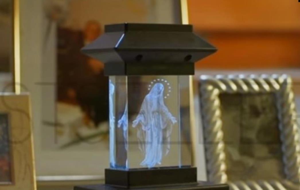VULGARNA KOMERCIJALIZACIJA BLAGDANA U ponudi svjetleća 3D Bogorodica (VIDEO)