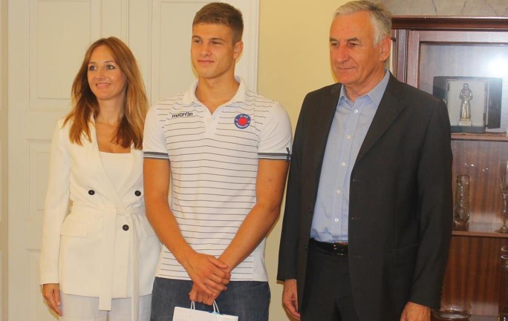 Župan primio juniorskog vaterpolskog prvaka Jacoba Merčepa