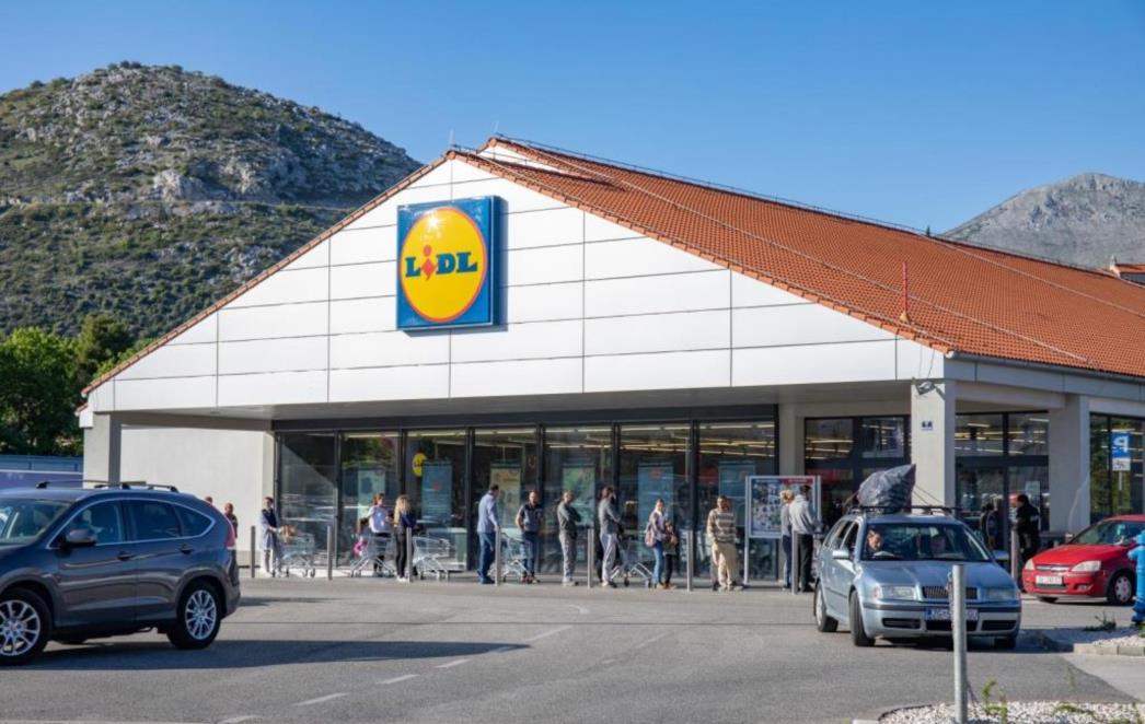 PRESUDA Prebio je starca u Lidlu na parkingu radi maske