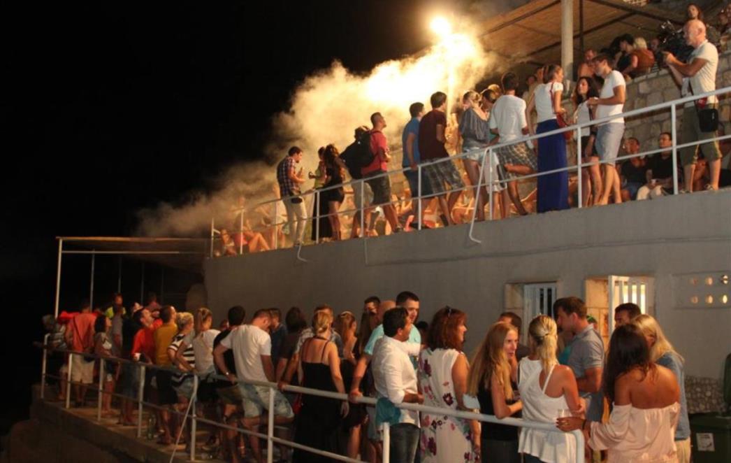 Dubrovčane će zabavljati Trio gušt, Željko Bebek, Giuliano, Gazde...