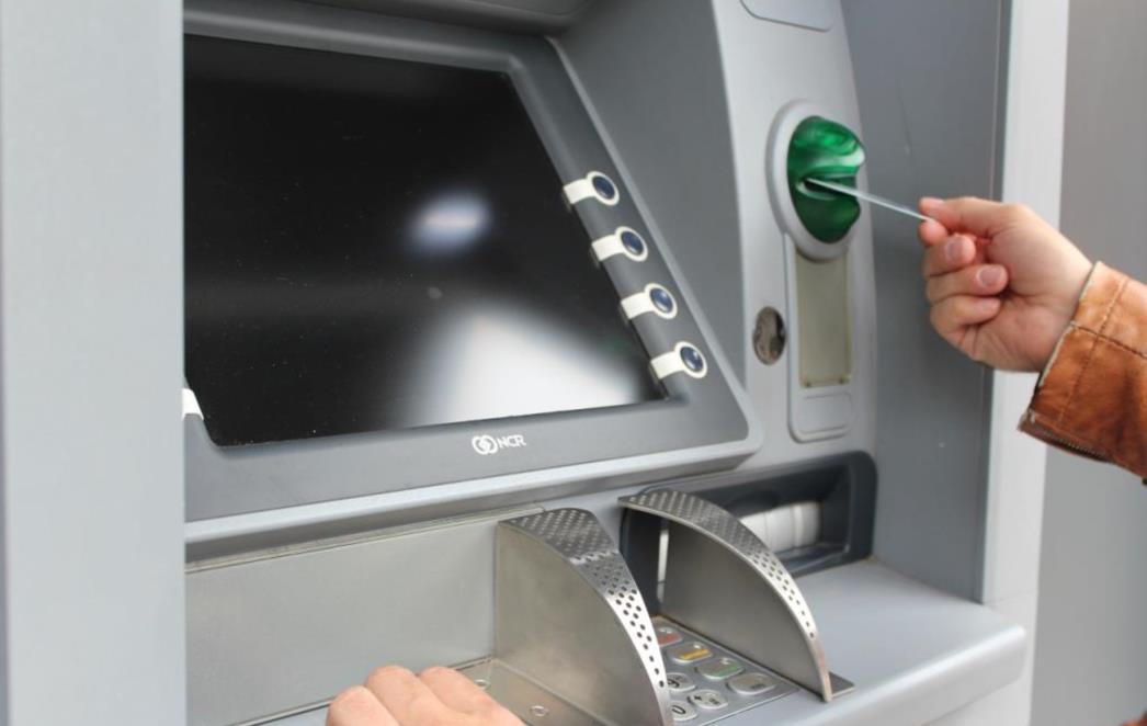 BANKE ZOVU KLIJENTE U POSLOVNICE Bankomati u Njemačkoj ostali bez gotovine