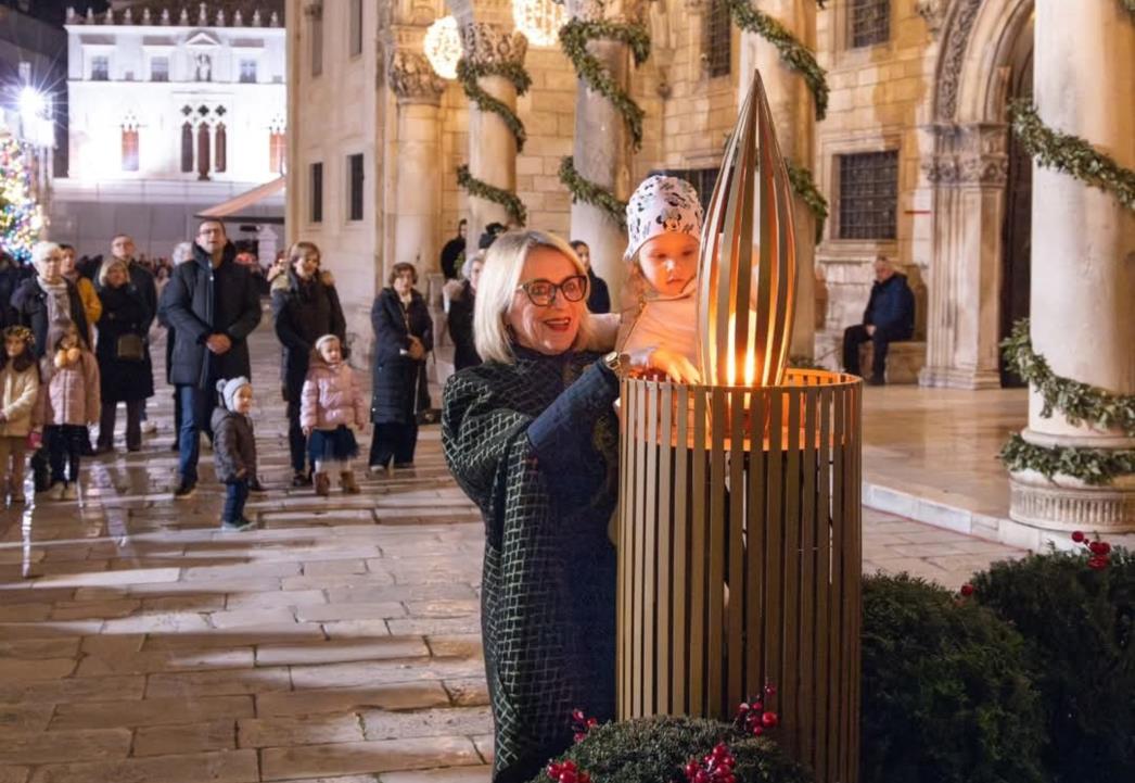 Upaljena druga adventska svijeća – svijeća mira