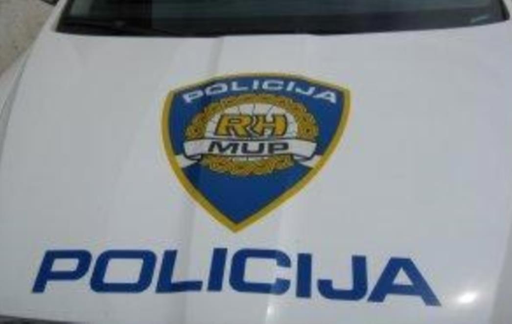 Pretražen stan i obiteljska kuća u Pločama: Evo koje je sve oružje u vlasništvu 43-godišnjaka policija jučer našla
