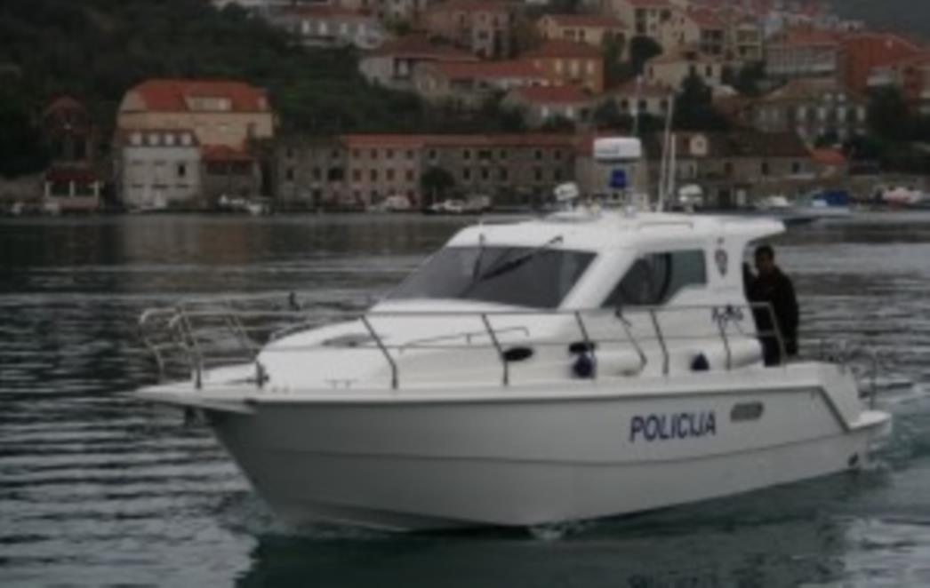 Kod Molunta uzapćena albanska ribarica