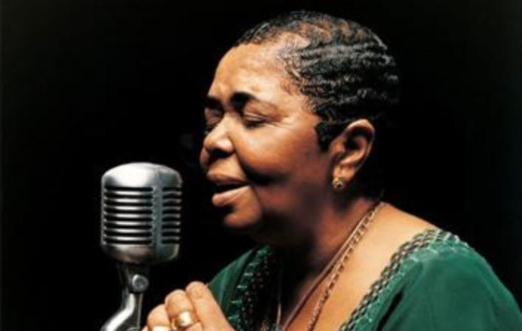 Preminula 'bosonoga diva' Cesaria Evora (Video)
